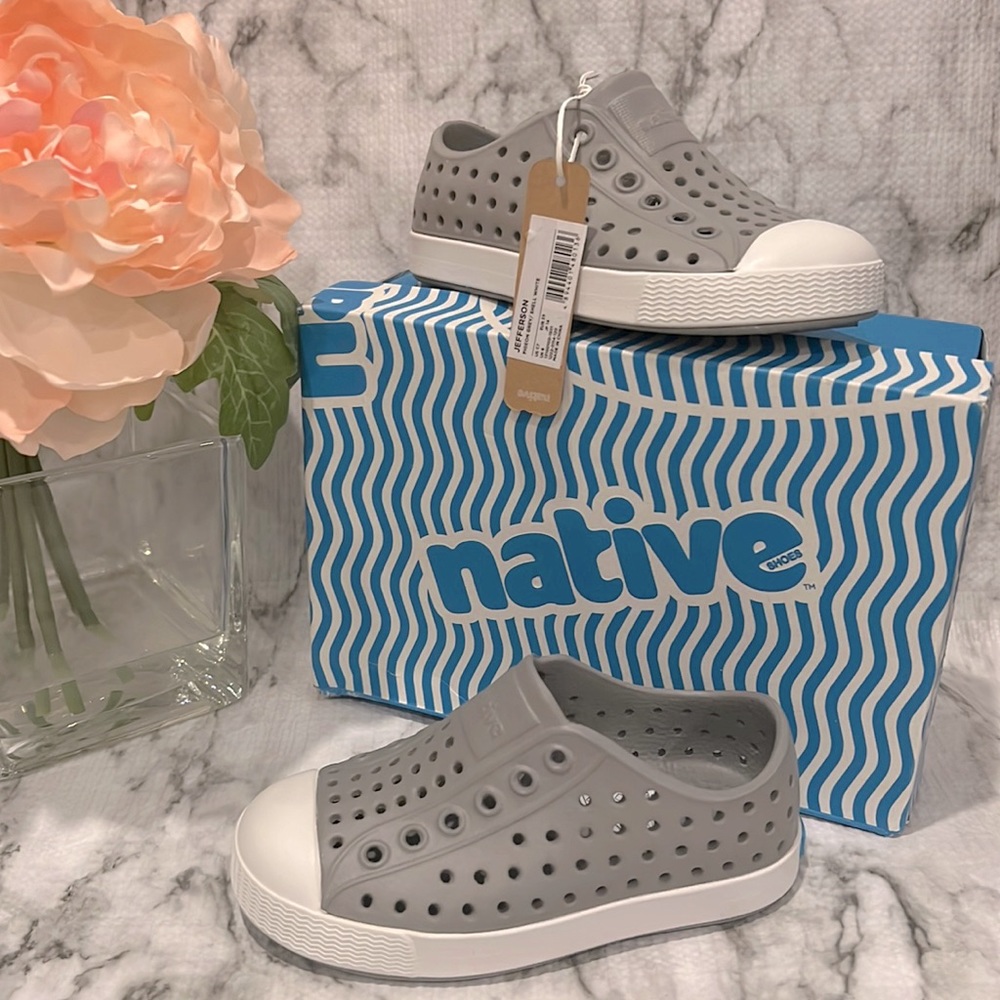 NWT Native shoes Jefferson gray c7